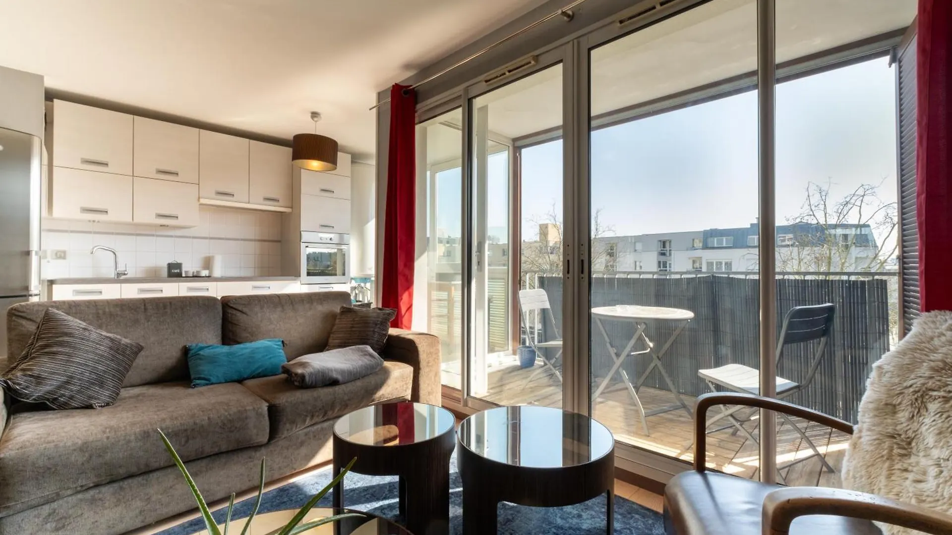 Emplacement Ideal, Garage Prive, Lumineux Rennes France