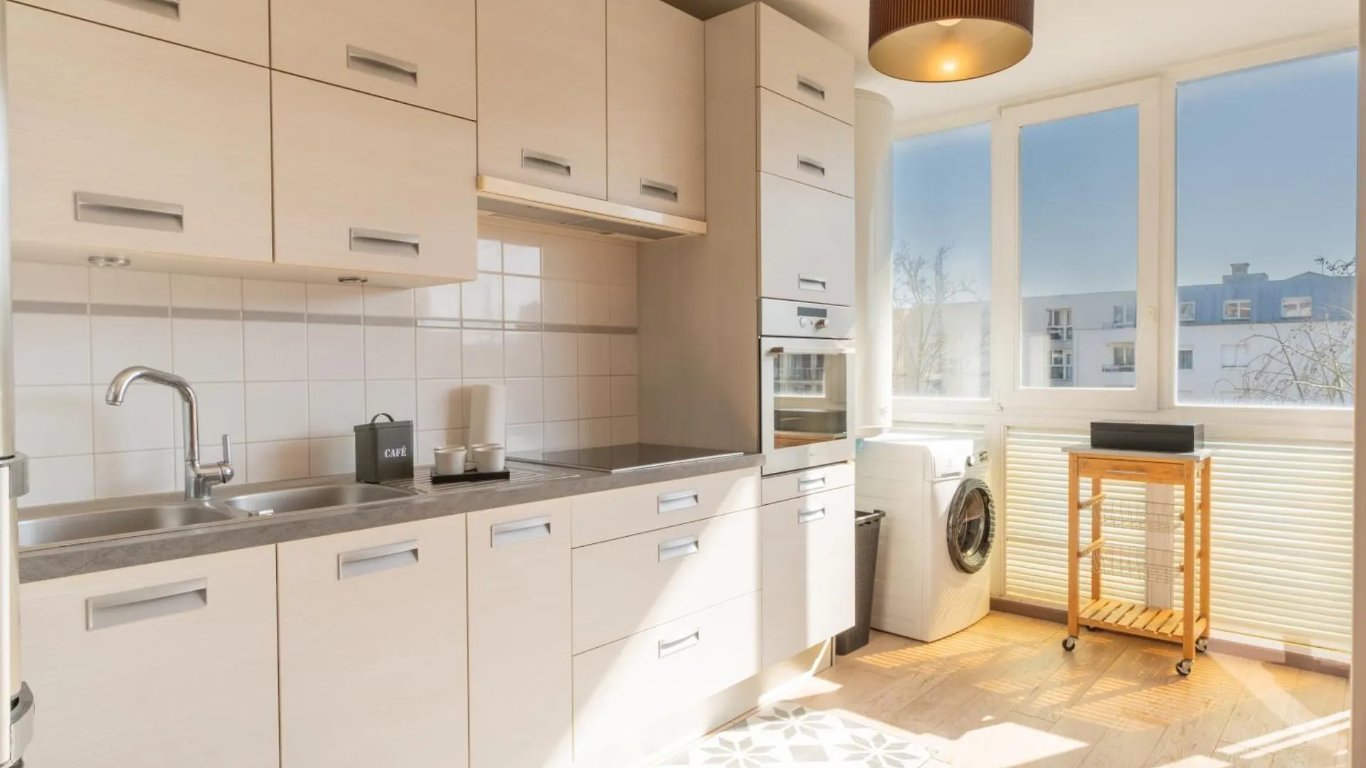 Emplacement Ideal, Garage Prive, Lumineux Rennes
